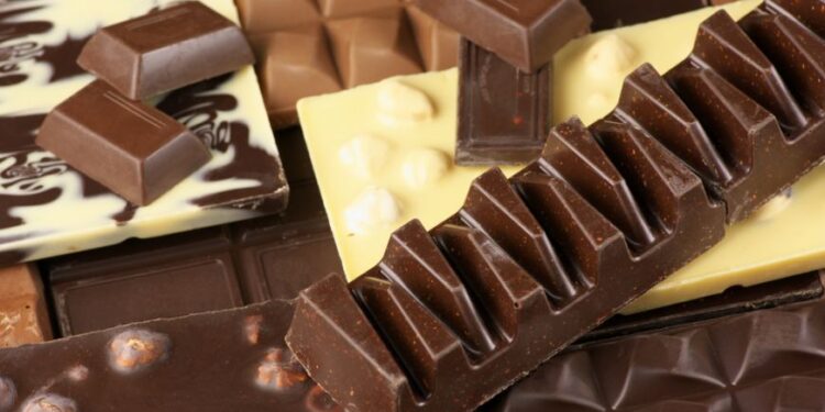 Doi moldoveni, retinuți în Germania, chiar în timp ce furau ciocolate dintr-un supermarket, de peste 1000 euro