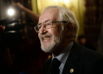 СМИ сообщили, что у актера Василия Ливанова остановилось сердце