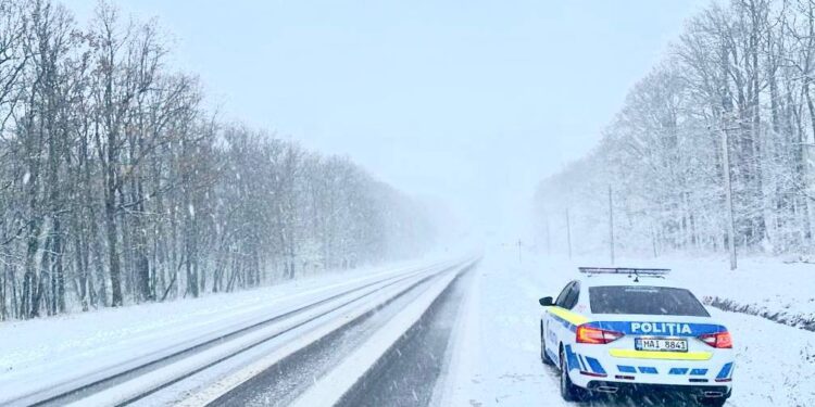 Машины заносит, произошло несколько аварий: полиция о ситуации на молдавских дорогах