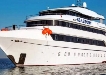 В Красном море затонула яхта, на борту которой были десятки человек