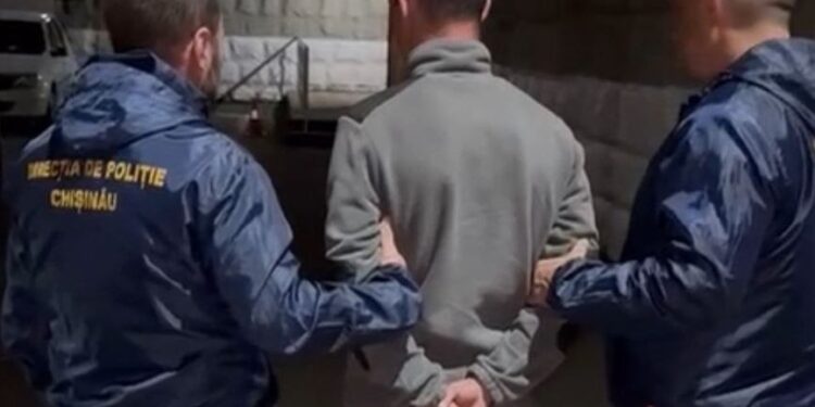 Трое мужчин арестованы за мошенничество на сумму около одного миллиона леев