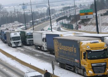 Трагедия на стоянке: молдавский дальнобойщик погиб при странных обстоятельствах во Франции