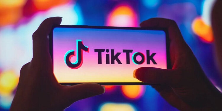 Во Франции подали иск против TikTok из-за смерти двух подростков