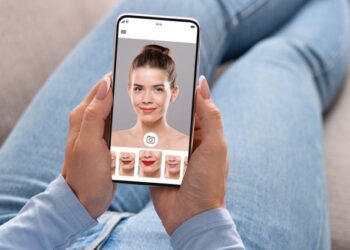 Опасные для психики: ТикТок запретит бьюти-фильтры подросткам до 18 лет