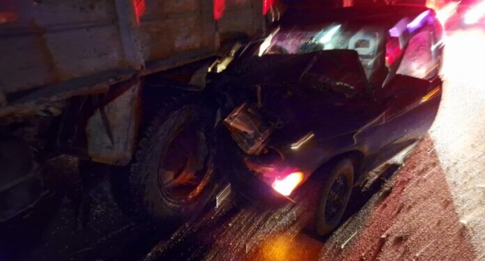 Accident la intrarea în Soroca, un automobil s-a izbit aseară într-un ZIL