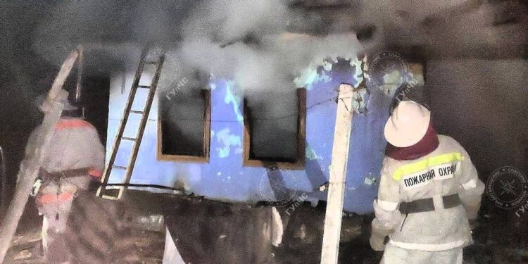 В Каменском районе загорелся дом: погиб мужчина