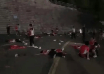 В Китае автомобиль въехал в толпу людей. Погибли 35 человек, десятки пострадали