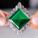 На аукционе Christie’s продали редкий изумруд весом 37 карат за рекордную стоимость
