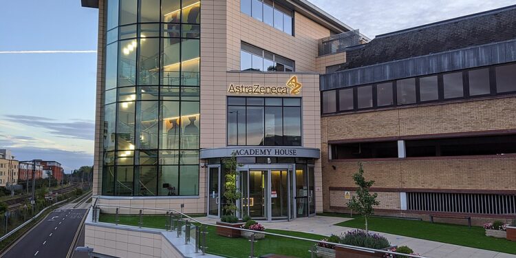 AstraZeneca: În China, sunt investigate mai multe persoane din companie pentru suspiciunea de fraudă în asigurările de sănătate în tratamentele pentru cancer
