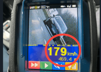 A depășit limita legală cu 89 km/h: Un tânăr șofer, prins zburând cu un Ford pe traseul Chișinău-Orhei