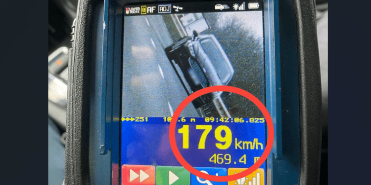 A depășit limita legală cu 89 km/h: Un tânăr șofer, prins zburând cu un Ford pe traseul Chișinău-Orhei