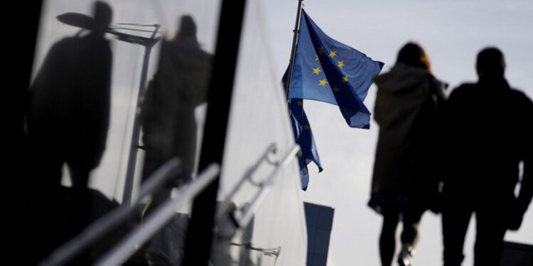 UE ar putea reduce numărul diplomaților din cauza restricțiilor bugetare