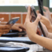 Interdicție totală a telefoanelor mobile în școli: Noile reglementări vor fi aplicate din decembrie