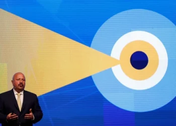 Proprietarul celui mai mare operator de telefonie mobilă din Ucraina a făcut apel la pace.