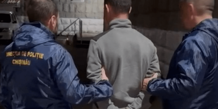 Trei bărbați, luați pe sus de mascați, după ce au lăsat o companie fără aproape 1 milion de lei: Au convins administratorul că-i vor vinde grâu