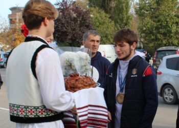 Vitalie Eriomenco, campion mondial, onorat cu pâine și sare la Căușeni