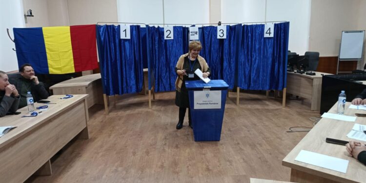 În Republica Moldova, 6700 de alegători au votat până acum pentru președintele României