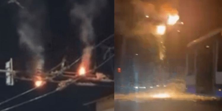 O linie electrică de troleibuze a luat foc, pe str. Vasile Alecsandri: Transportul public, redirecționat