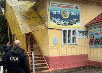 1600 euro pentru un permis de conducere: CNA a reținut persoana implicată