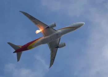 Incident aviatic pe aeroportul din Roma. Motorul unui avion a luat foc