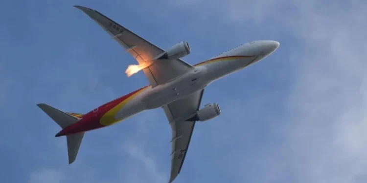 Incident aviatic pe aeroportul din Roma. Motorul unui avion a luat foc
