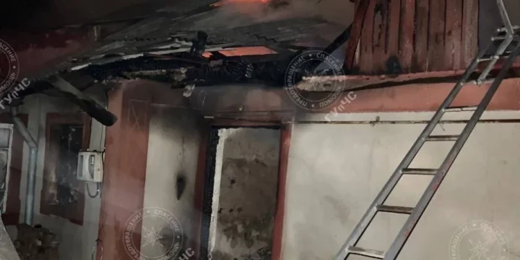 O casă de locuit a luat foc în raionul Dubăsari