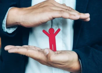 Что изменится в защите детей за рубежом: новый закон вступает в силу