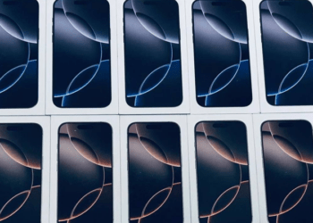 Business” eșuat cu iPhone-uri: Un bărbat din Italia, prins cu 10 telefoane nedeclarate, la Aeroport