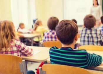 Elevii vor învăța sâmbăta pentru a compensa vacanțele extinse