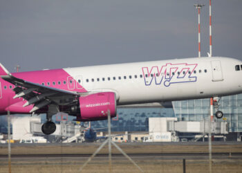 Membrii echipajului Wizz Air din Cluj, expuși la vapori toxici în cabina avionului: Ce spune compania