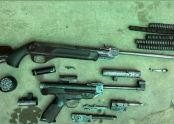 Percheziții în Taraclia: Zece persoane, cercetate după descoperirea unui arsenal de arme și muniții