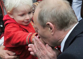 Rusia interzice prin lege propagarea stilului de viață „fără copii”