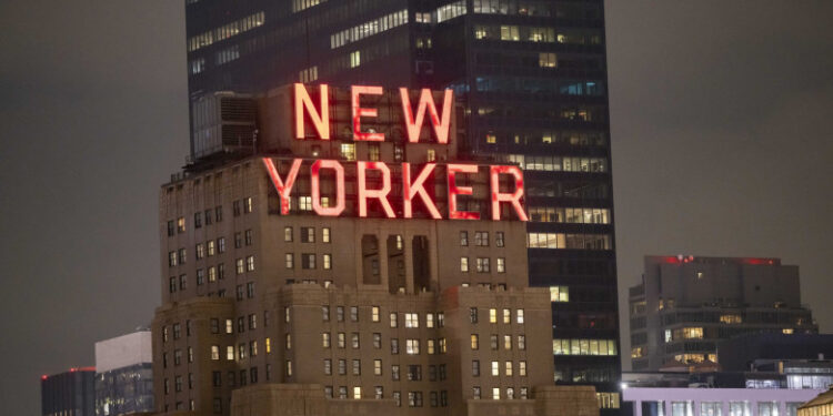 Un bărbat a stat gratis cinci ani într-un hotel celebru din New York. Acum, proprietarii au aflat că nici nu-l pot da în judecată