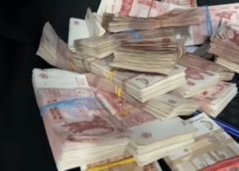 Percheziții în Chișinău: Trei suspecți de punere în circulație a banilor falși