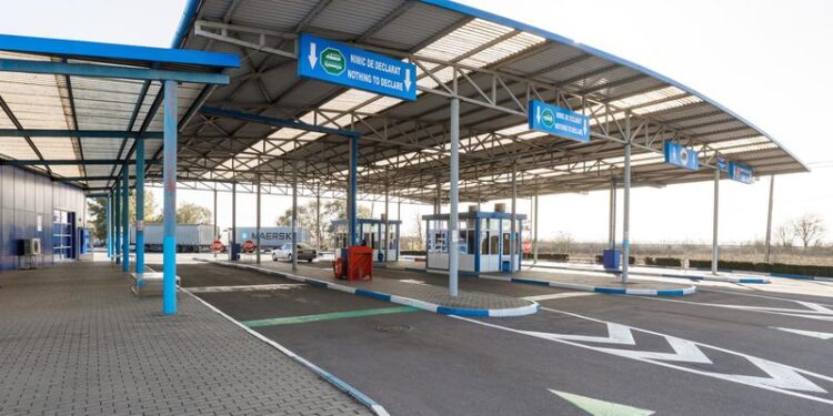 Tentativă de corupție la frontieră: Un bărbat a vrut să mituiască un polițist