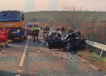 Accident grav în România: TIR din Moldova implicat într-o coliziune mortală, trei persoane decedate, una aruncată din mașină într-un șanț