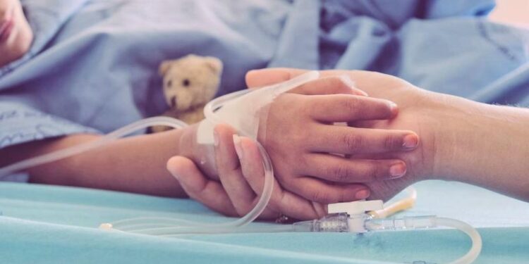 Un copil a ajuns la spital, după ce a fost lovit cu copita de o vacă, la Râbnița: Cum se simte băiatul