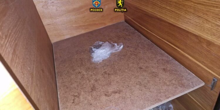 Soroca: Droguri în valoare de 100.000 de lei confiscate, trei bărbați arestați