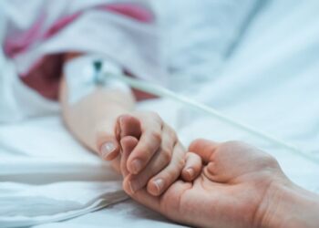 Tragedie în Anglia: o femeie și-a ascuns copilul într-un sertar timp de trei ani