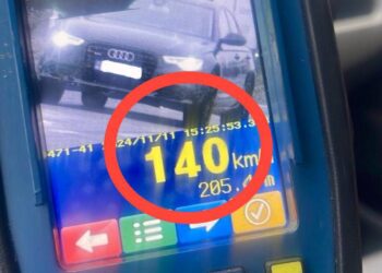 Șofer fără permis, prins cu 140 km/h pe drumurile din țară