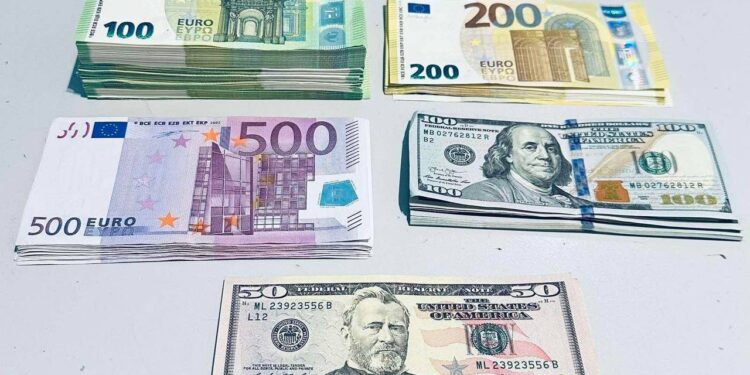 Пограничная полиция изъяла незадекларированные деньги в аэропорту Кишинева