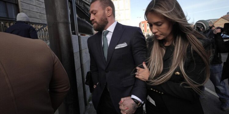 45 de milioane de vizualizări: ”o imagine cât o mie de cuvinte” cu soția lui Conor Mcgregor, după ce a fost condamnat pentru viol