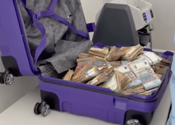 Achitare pentru bărbatul prins cu 550.000 de euro la vamă. Procurorii PCCOCS vor contesta decizia