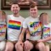 Soții homosexuali din Statele Unite au fost condamnați la 100 de ani de închisoare pentru că și-au violat fiii adoptivi