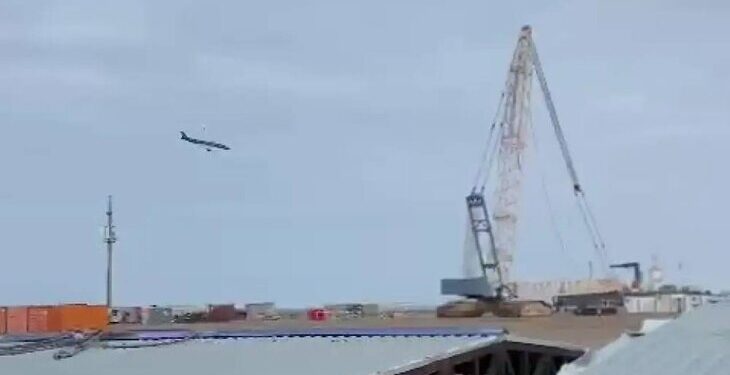 В Казахстане разбился пассажирский самолет