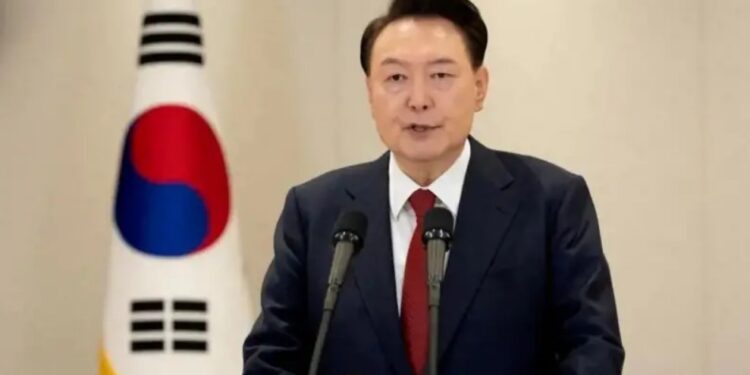 Суд выдал ордер на арест президента Южной Кореи Юн Сок Ёля