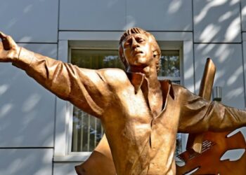 В Одессе ночью демонтировали памятник Высоцкому — что известно