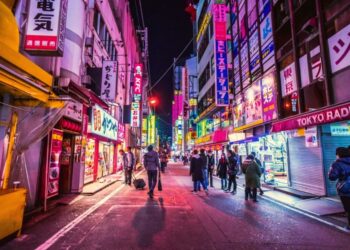 В Токио введут четырехдневную рабочую неделю для повышения рождаемости