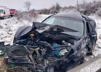 В Дондюшанах внедорожник влетел в столб