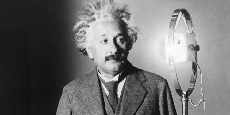 На аукционе будут продавать любовные письма Эйнштейна